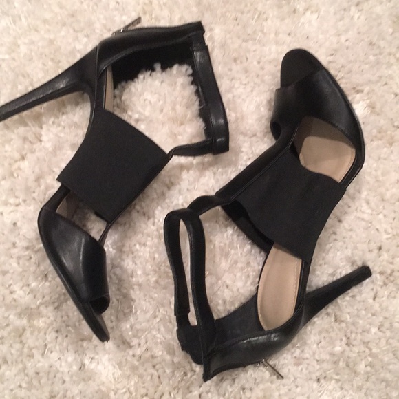 Strappy, sexy, and comfy black heels. Like New - Picture 4 of 8